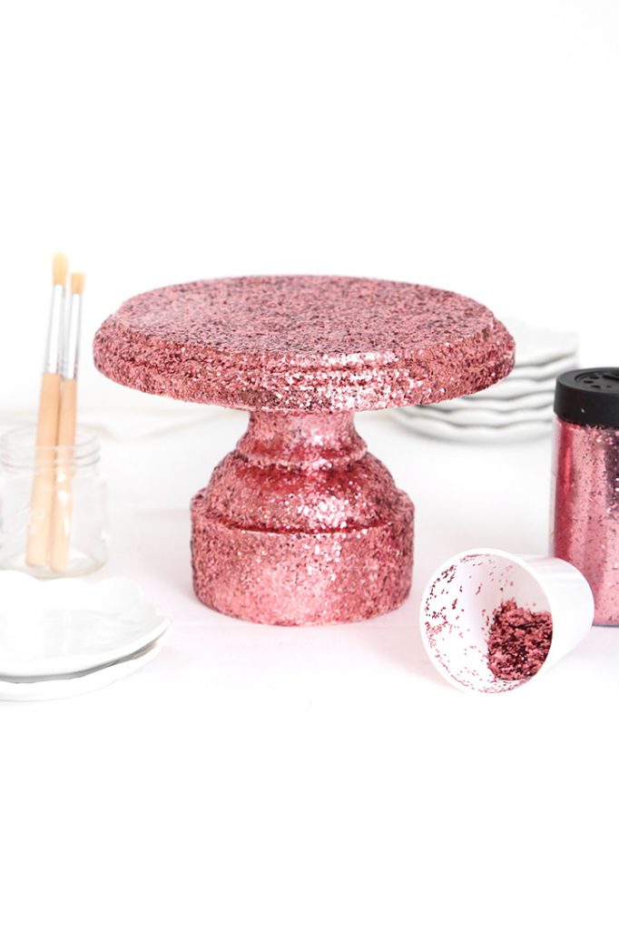 spraypaint How to make a cake stand with Rose Gold spray paint