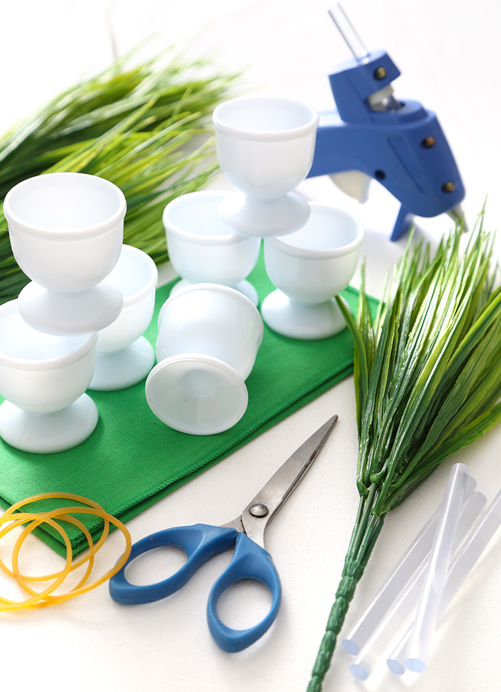 DIY Spring Grass Place Card Holders