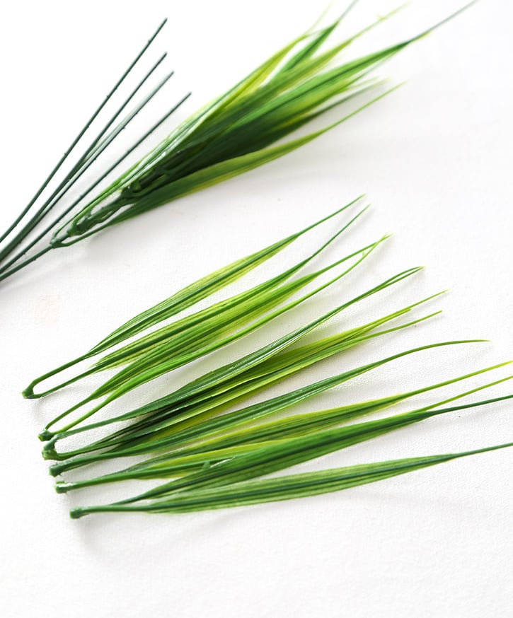DIY Spring Grass Place Card Holders