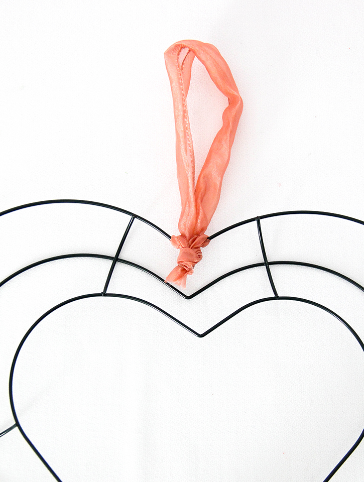 Heart Shaped Wire Wreath Frame 