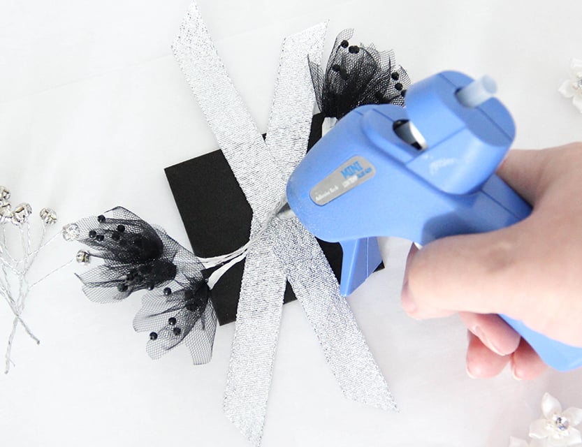 How to DIY a Fabulous Wrist Corsage (2 Styles!) - Confetti Fix