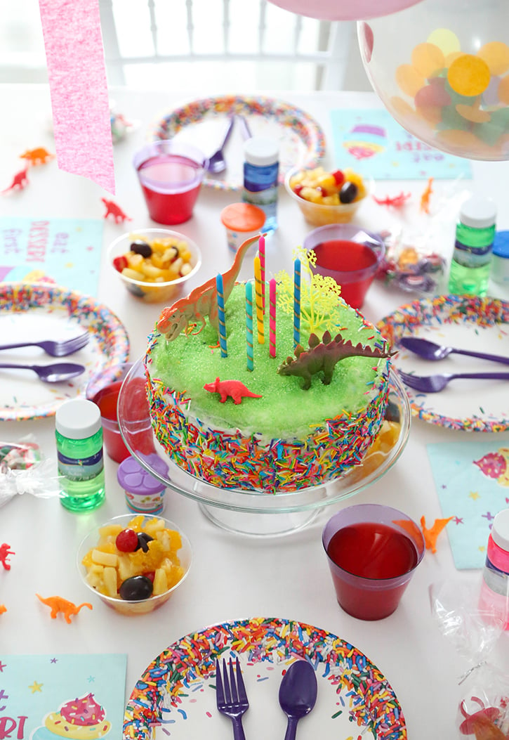 Kid's Birthday cake DIY frugal birthday party